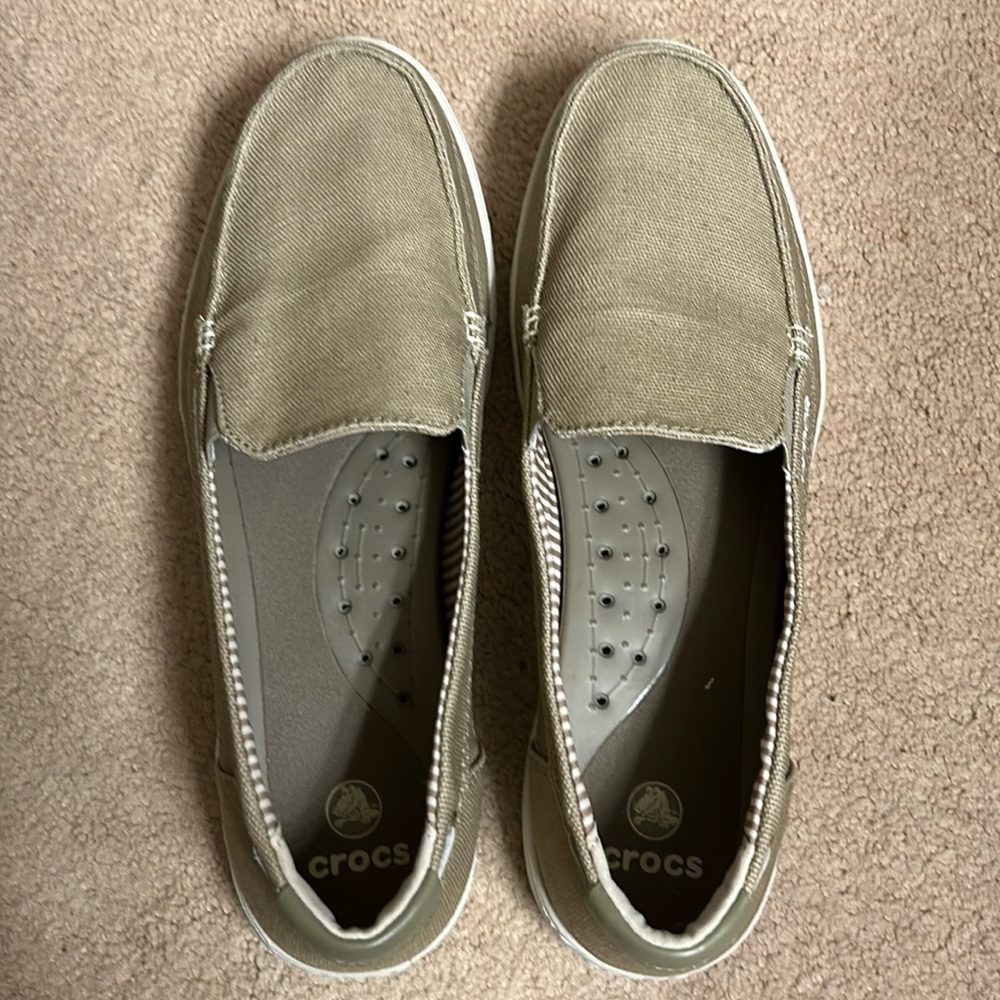 Women’s Crocs Walu canvas loafer